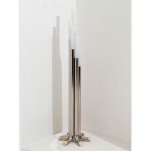 Lampadaire italien des années 1960 en métal chromé et verre opale – fabriqué à Milan