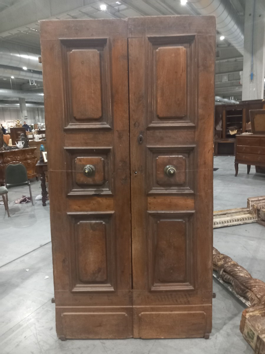 Two Antique Walnut Doors, 18th Century -photo-4
