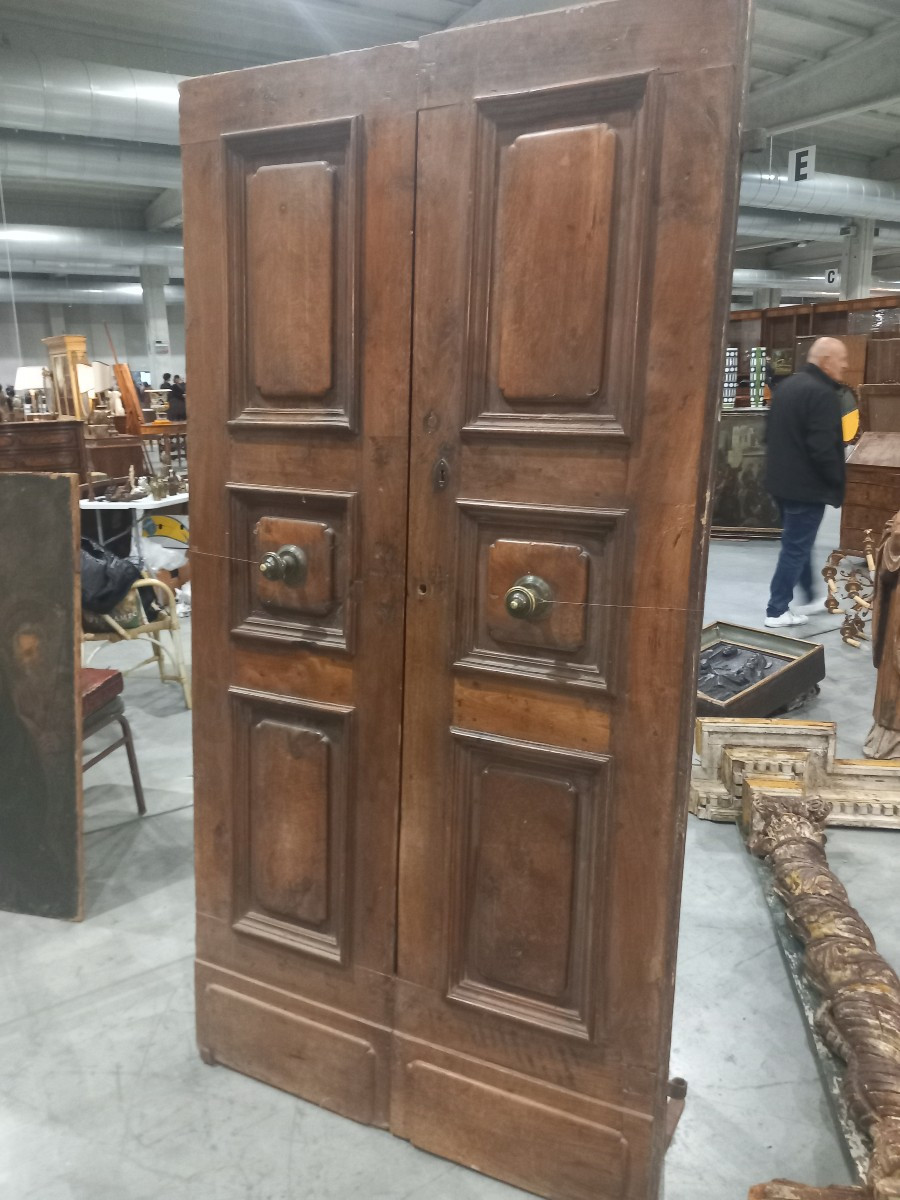 Two Antique Walnut Doors, 18th Century -photo-1