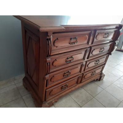 Lombard Walnut Commode, '600