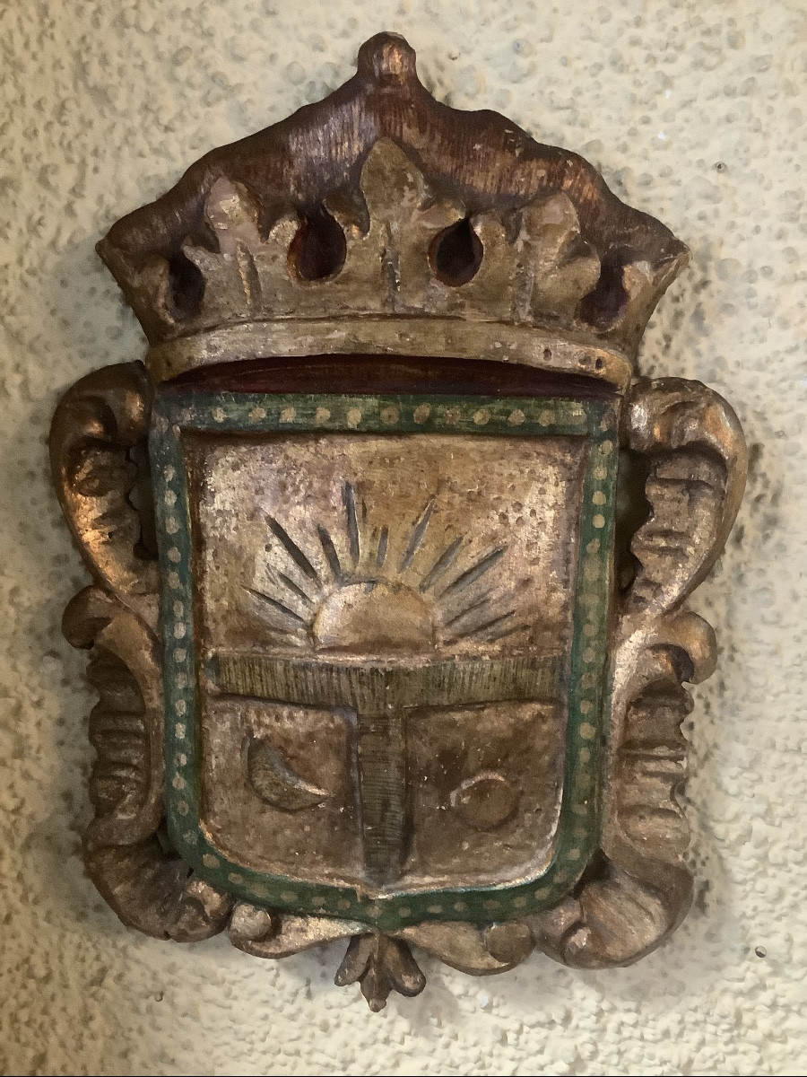 Carved Wooden Coat Of Arms Painted And Gilded With Leaves 19th Century