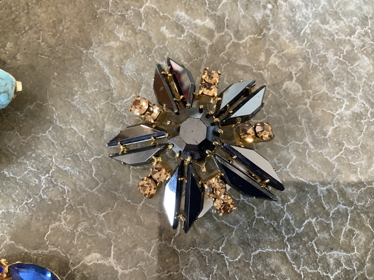 There Gold-platea Metal Pins With Crystals From 1960-photo-4
