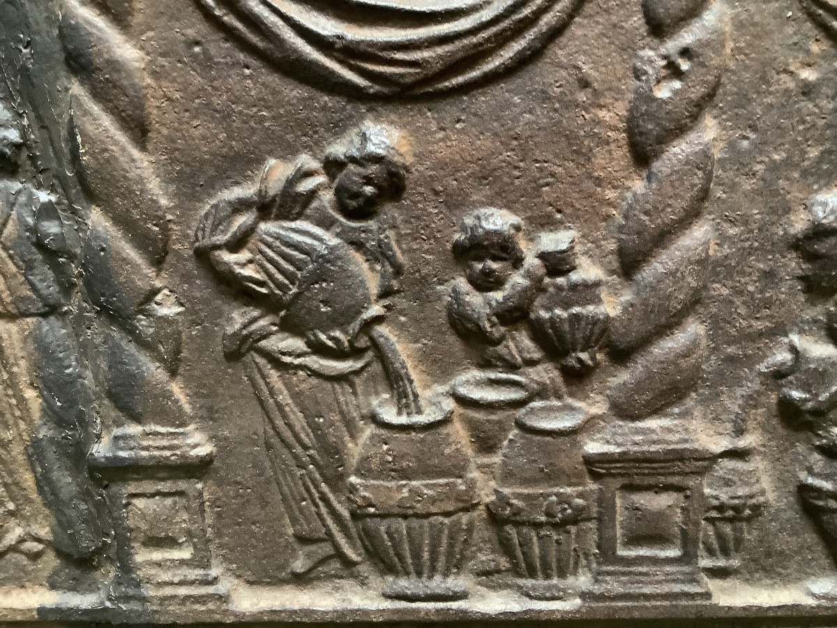 Plaque en fonte orne’e d’une sce’ne biblique d’Elise’e Ep 700-photo-2