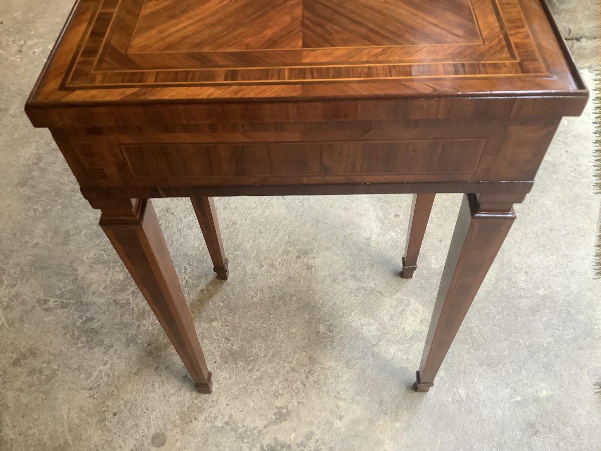 Petite table de jeu en divers bois precieux epoque XVIII siecle-photo-1