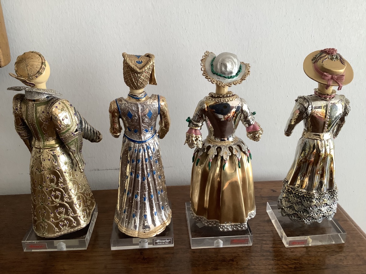 Four Silver And Gold Sculptures Depicting The History Of Ancient Fashion, 20th Century, Italy-photo-2