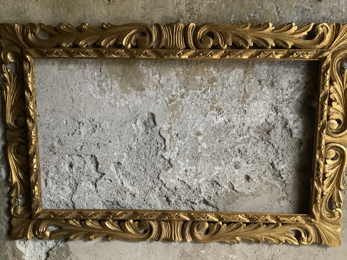 Cadre en bois sculpte’ et dore’ debut du  XXe sie’cle