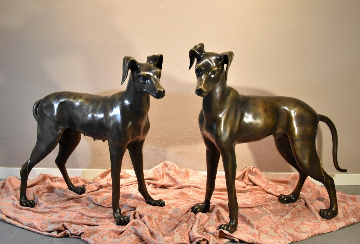 Paire de lévriers Art Déco en bronze,  France XXe siècle