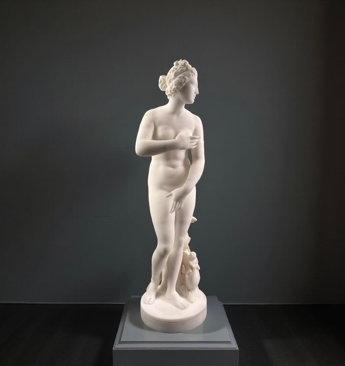 19th Carrara Marble Sculpture Venus De' Medici Florentine Workshop