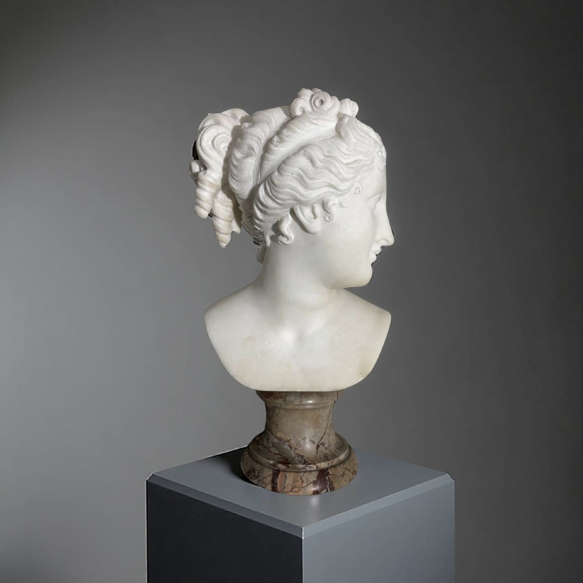 Antonio Frilli (1830-1902) 19th Statuary Marble Bust Of Venus Italica