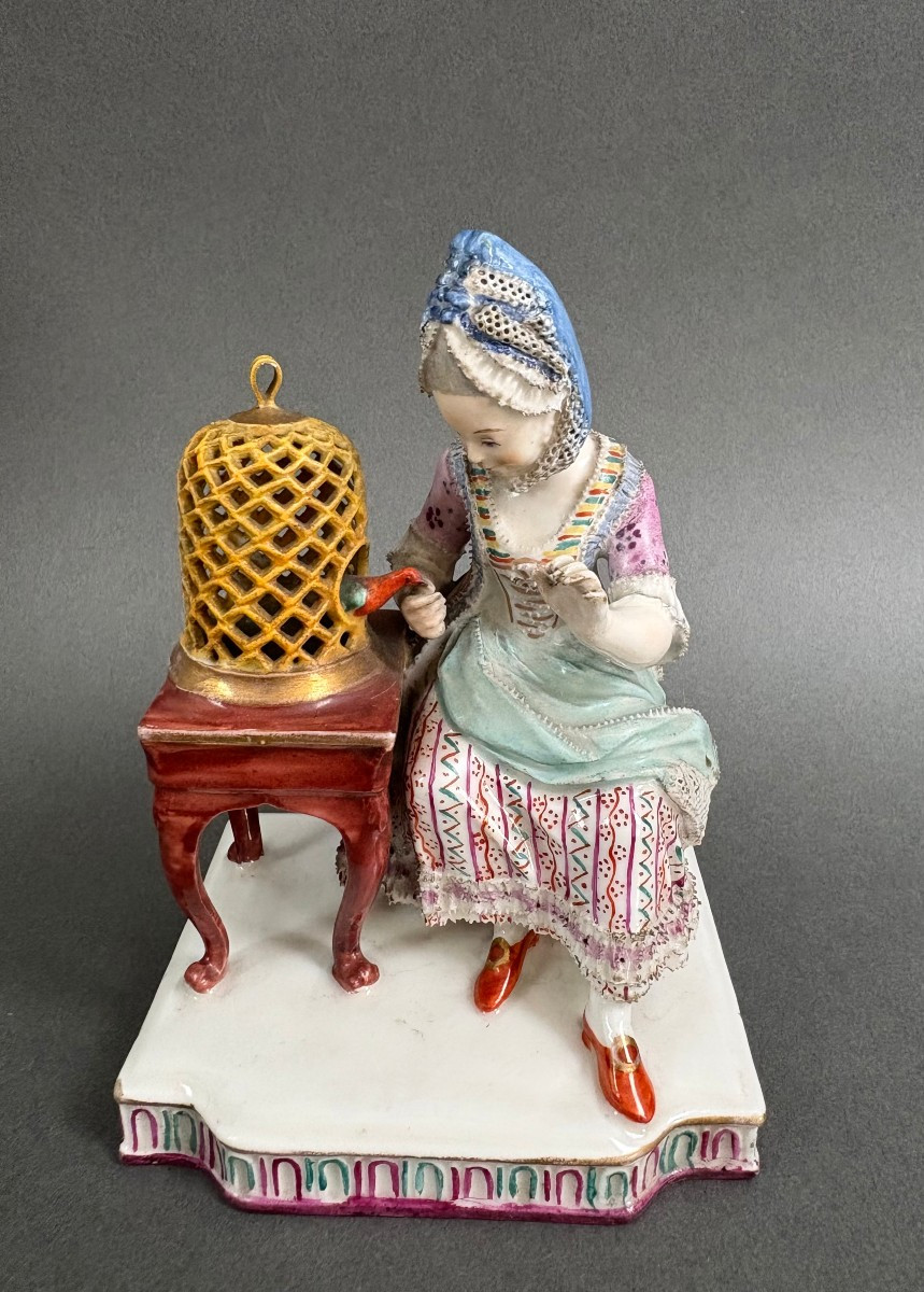 Groupe en Porcelaine de Meissen Femme au Oiseau 19éme