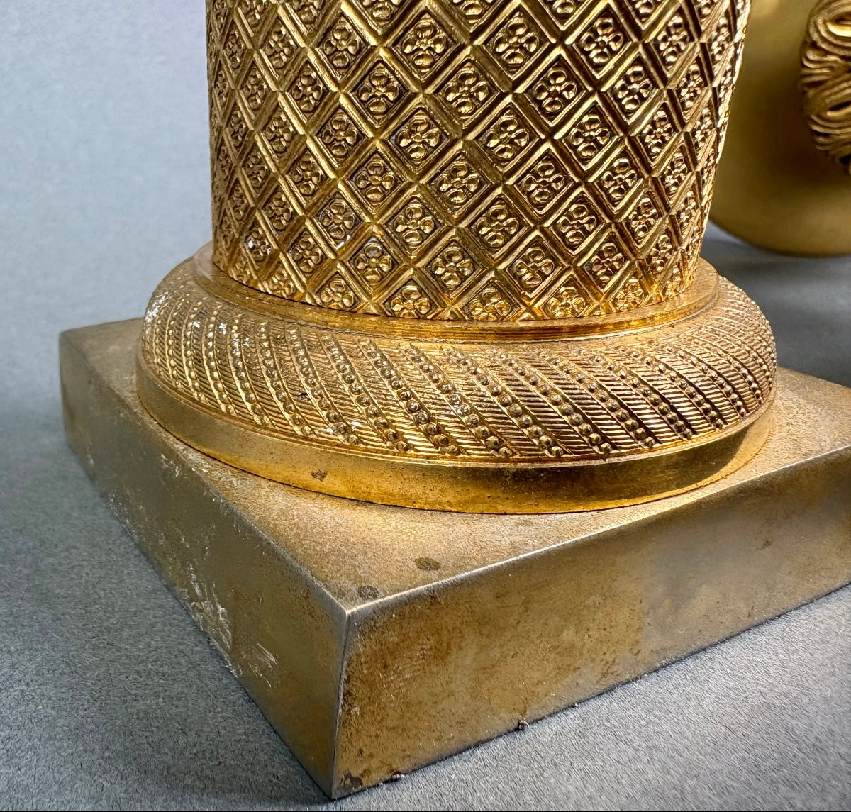 Paire de Vasques Cassolettes Bronze Doré époque Empire vers le 1810-photo-7