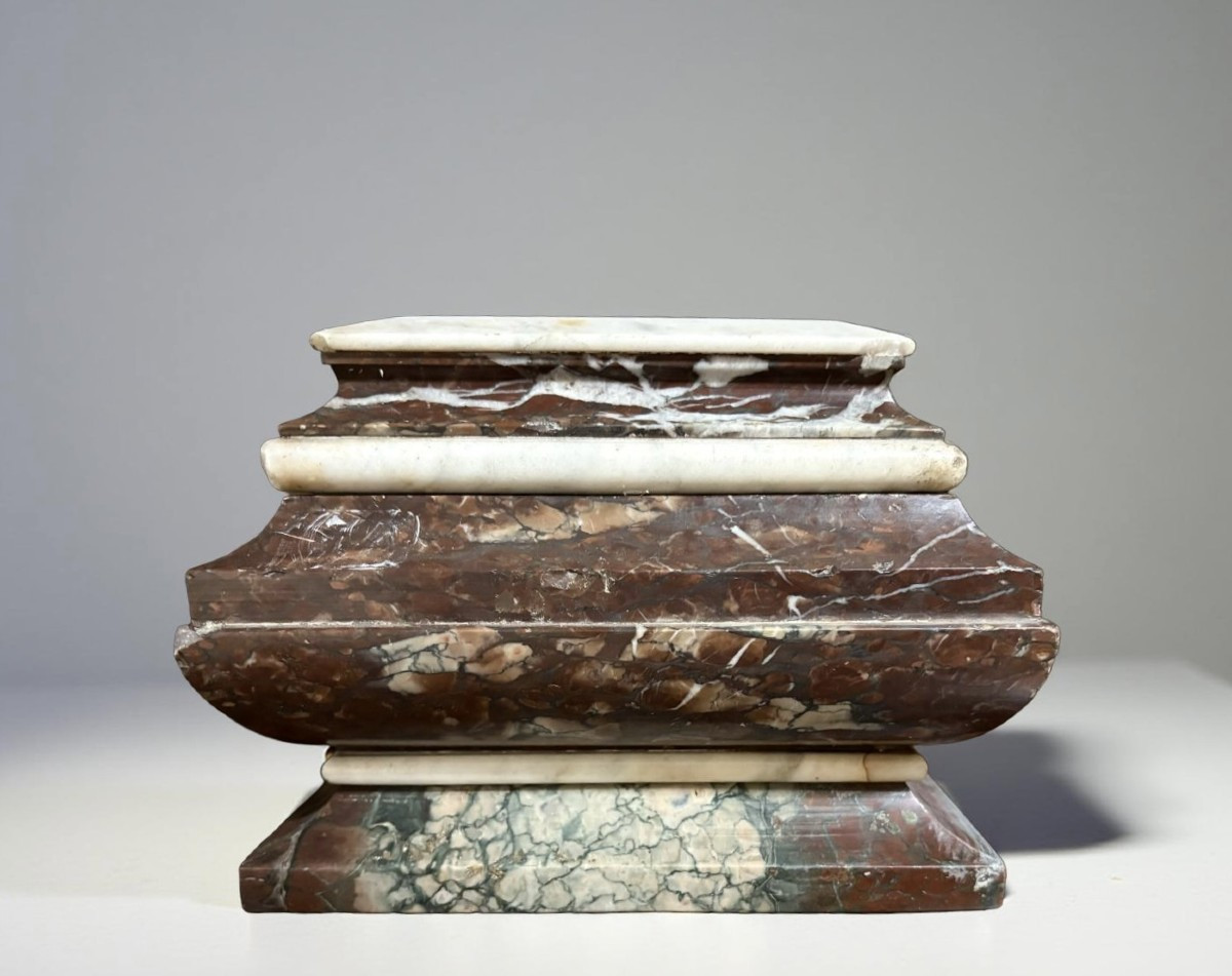 Early 19th Grand Tour Sarcophagus Marble Inkwell