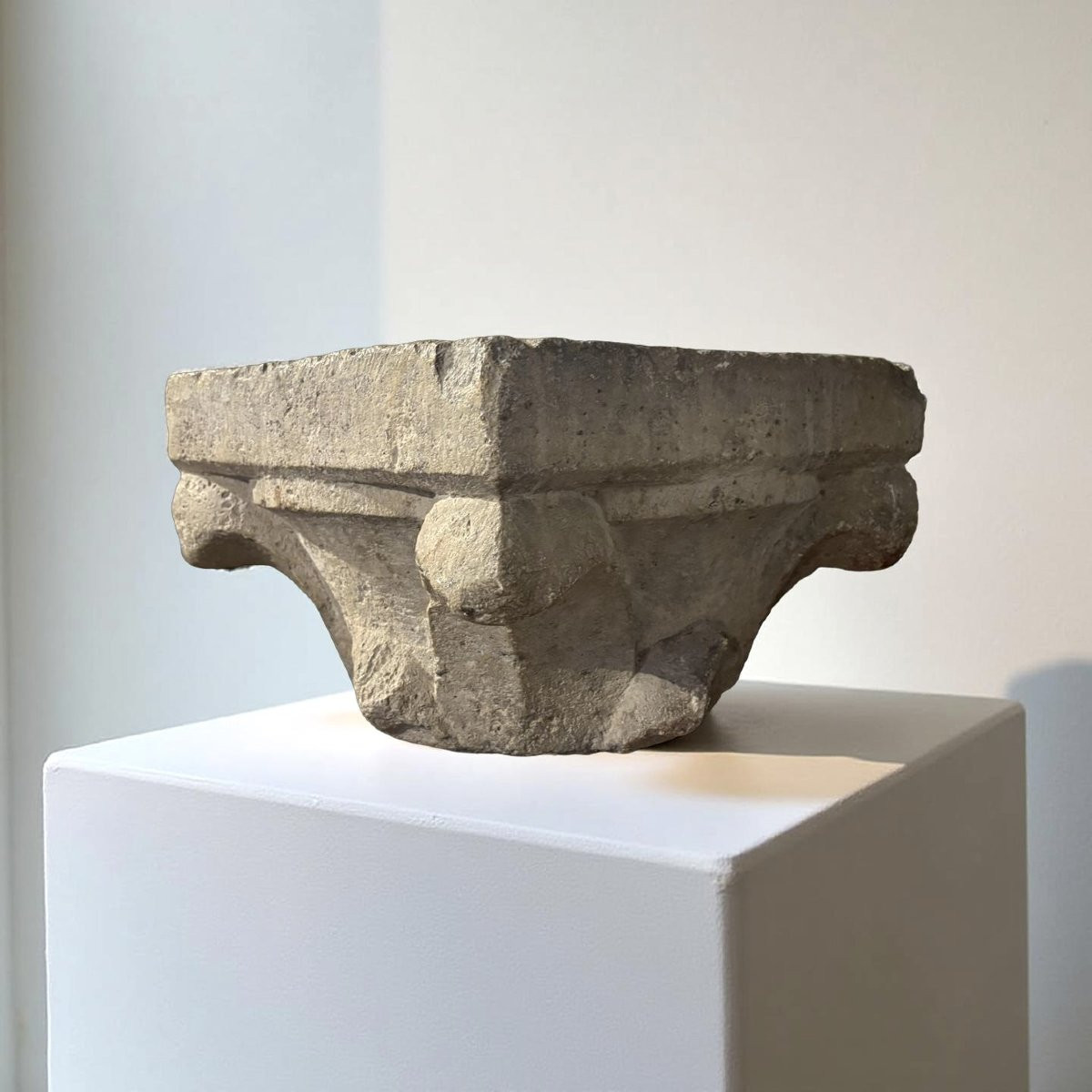 Chapiteau en Pierre Médiéval Lombardie, XIVe-XVe siècle-photo-2