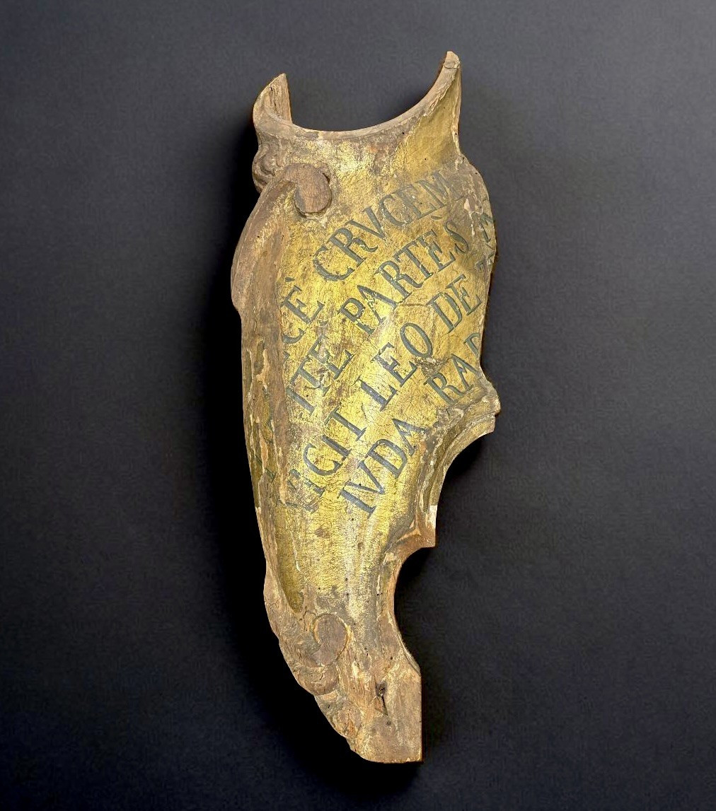 Fragment d'Armoiries en Bois Doré Italie 18éme