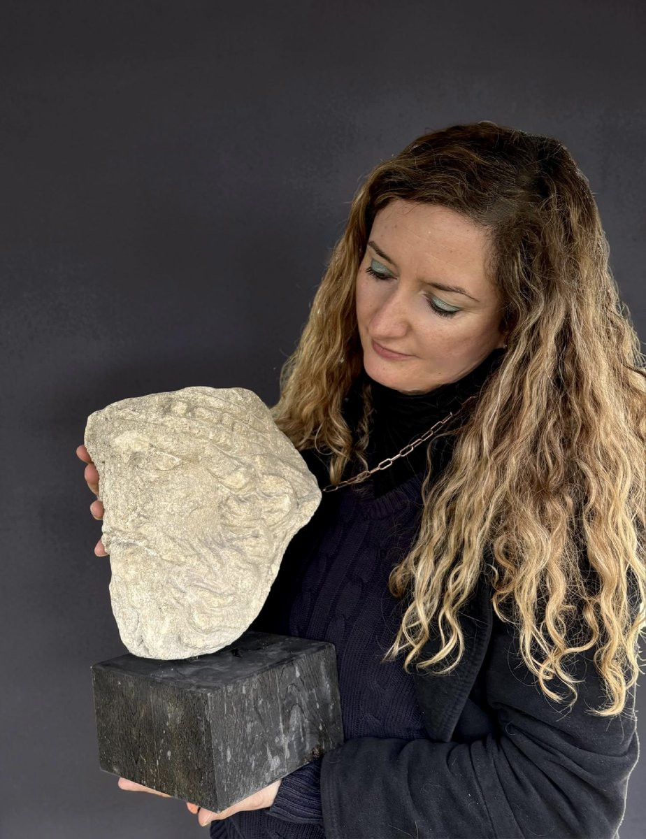 Medieval Limestone Crowned Head, France, 13th-14th Century-photo-2