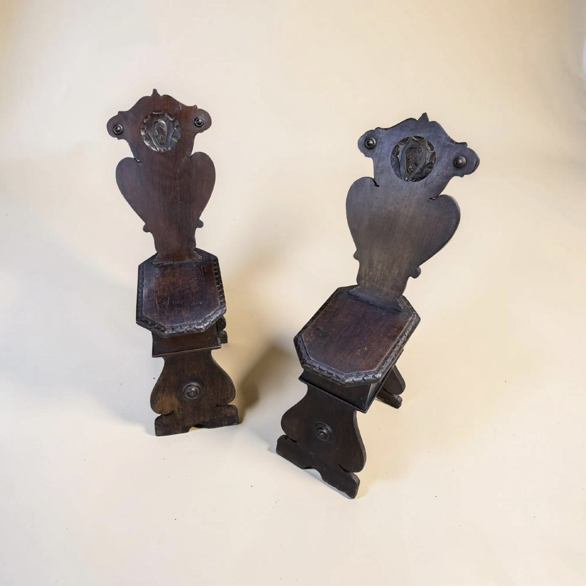 Paire de Chaise Renaissance en Noyer  aux Armoiries Italie 19éme-photo-1