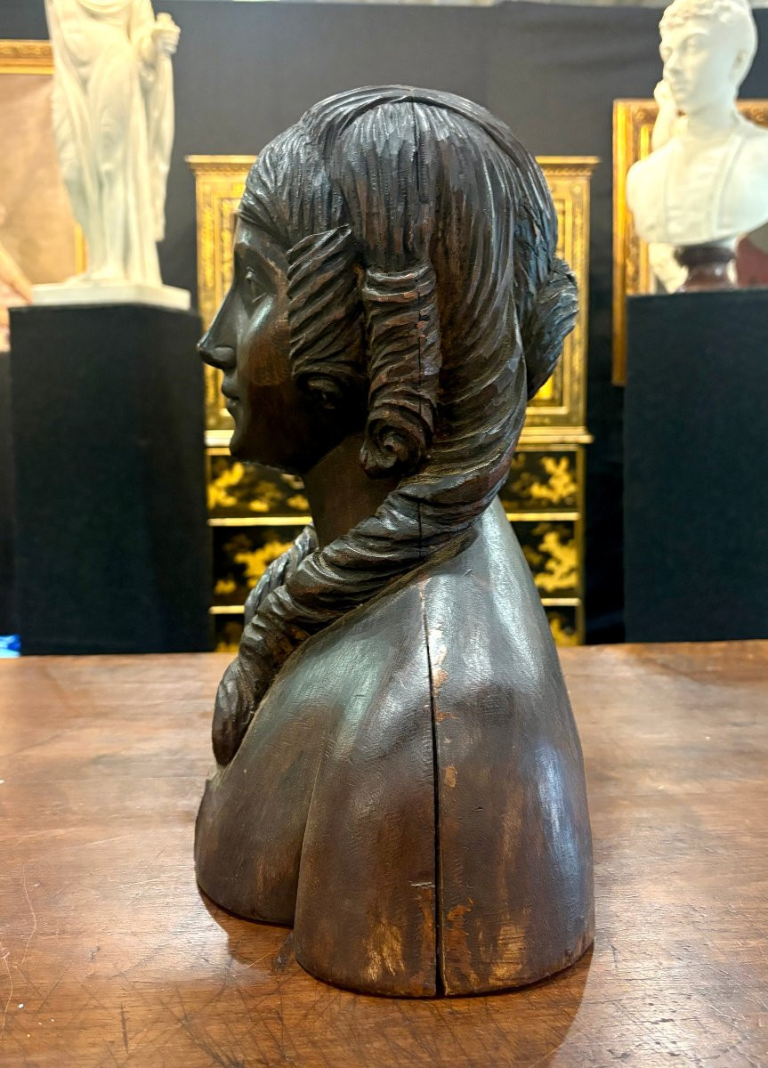 18th French Linden Wood Bust Of A Lady -photo-2