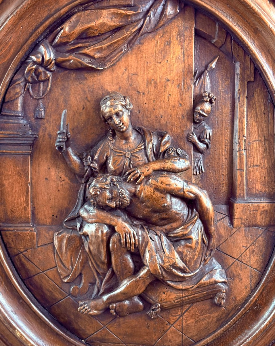 18th Large Carved Walnut Medallion Depicting Samson And Delilah-photo-2