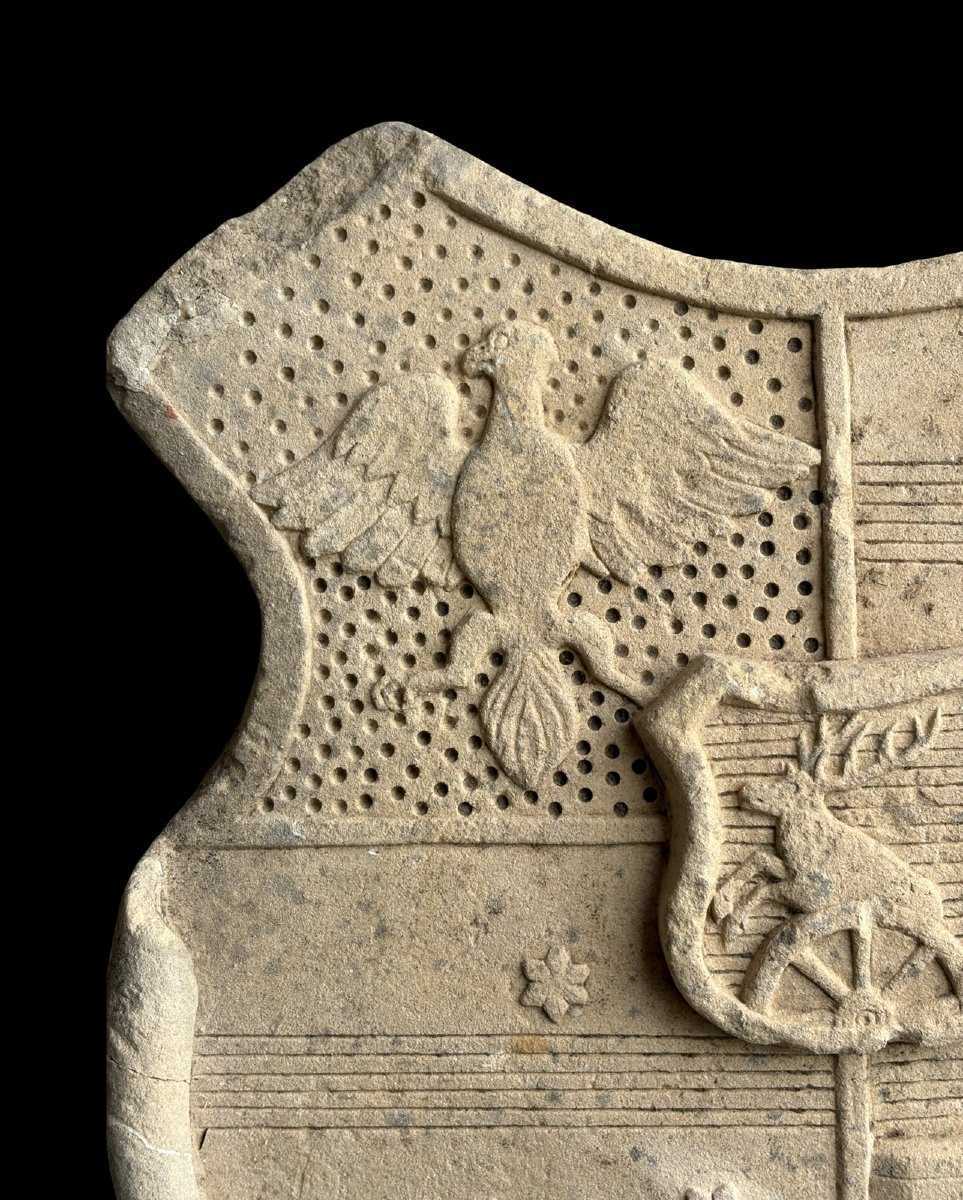 Armoiries Héraldiques Blason en Pierre avec Aigle, fin du XVIIe siècle-photo-2