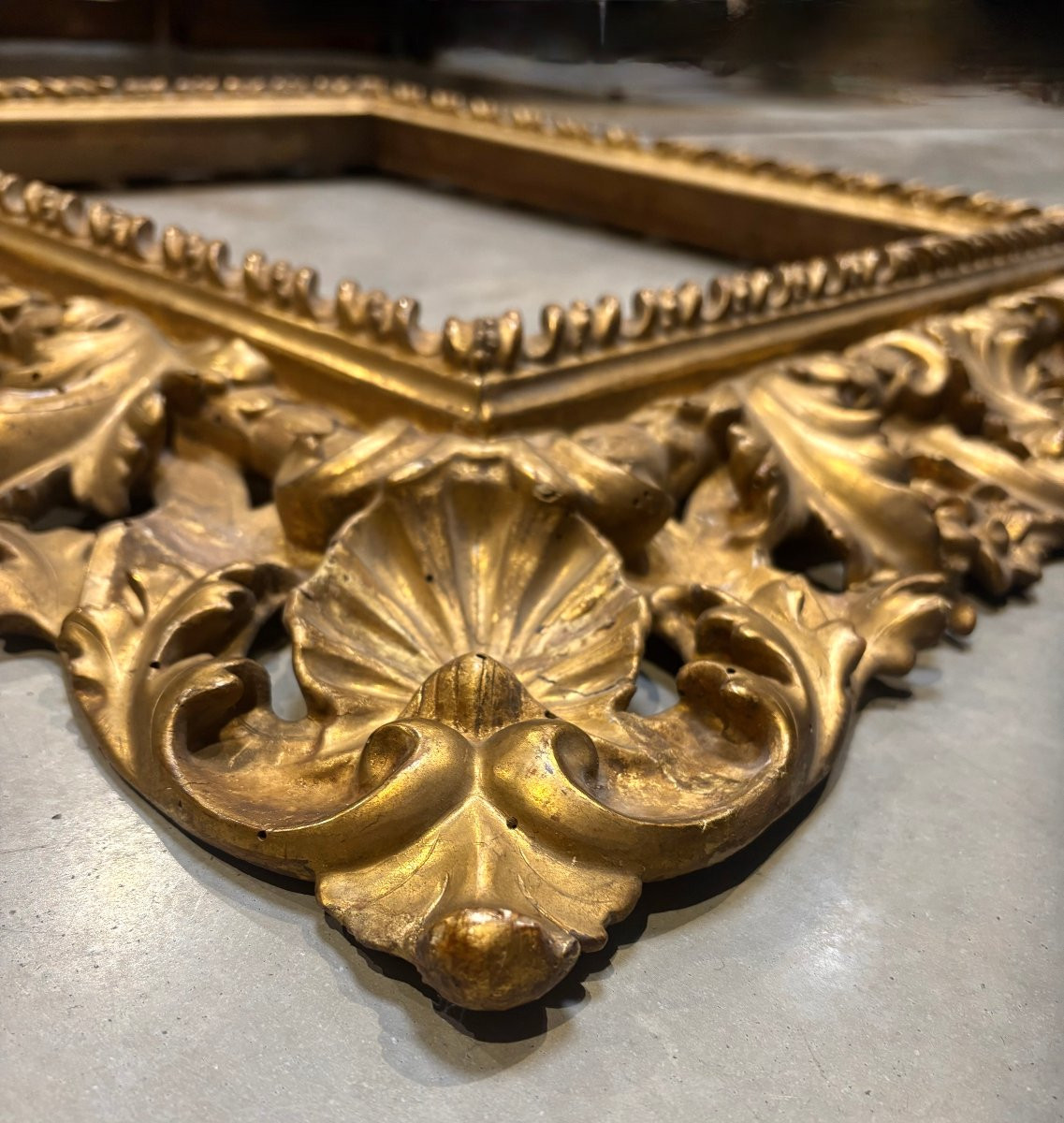 Large Florentine Rococo Gilded Wooden Frame, Mid-18th Century-photo-4