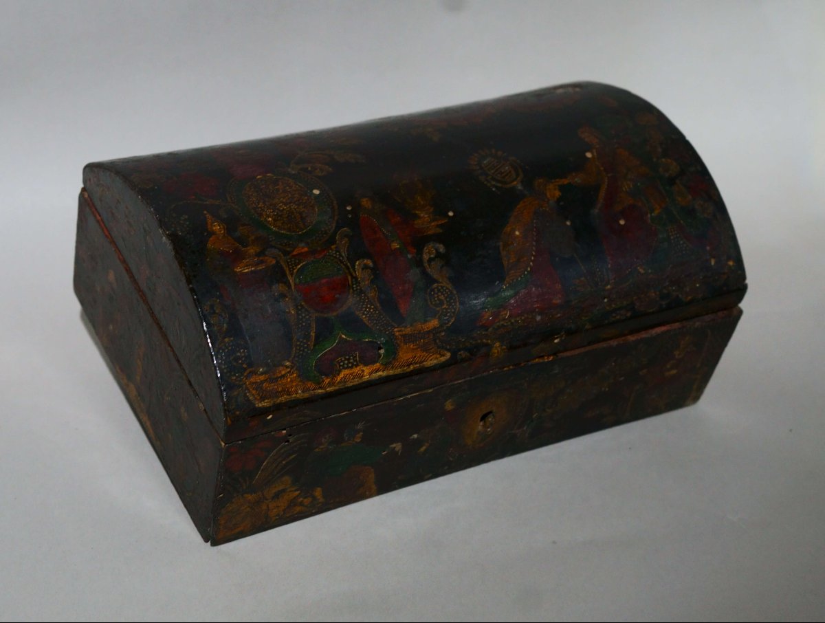 17th Lacquered And Gilded  Venetian Domed Box-photo-2