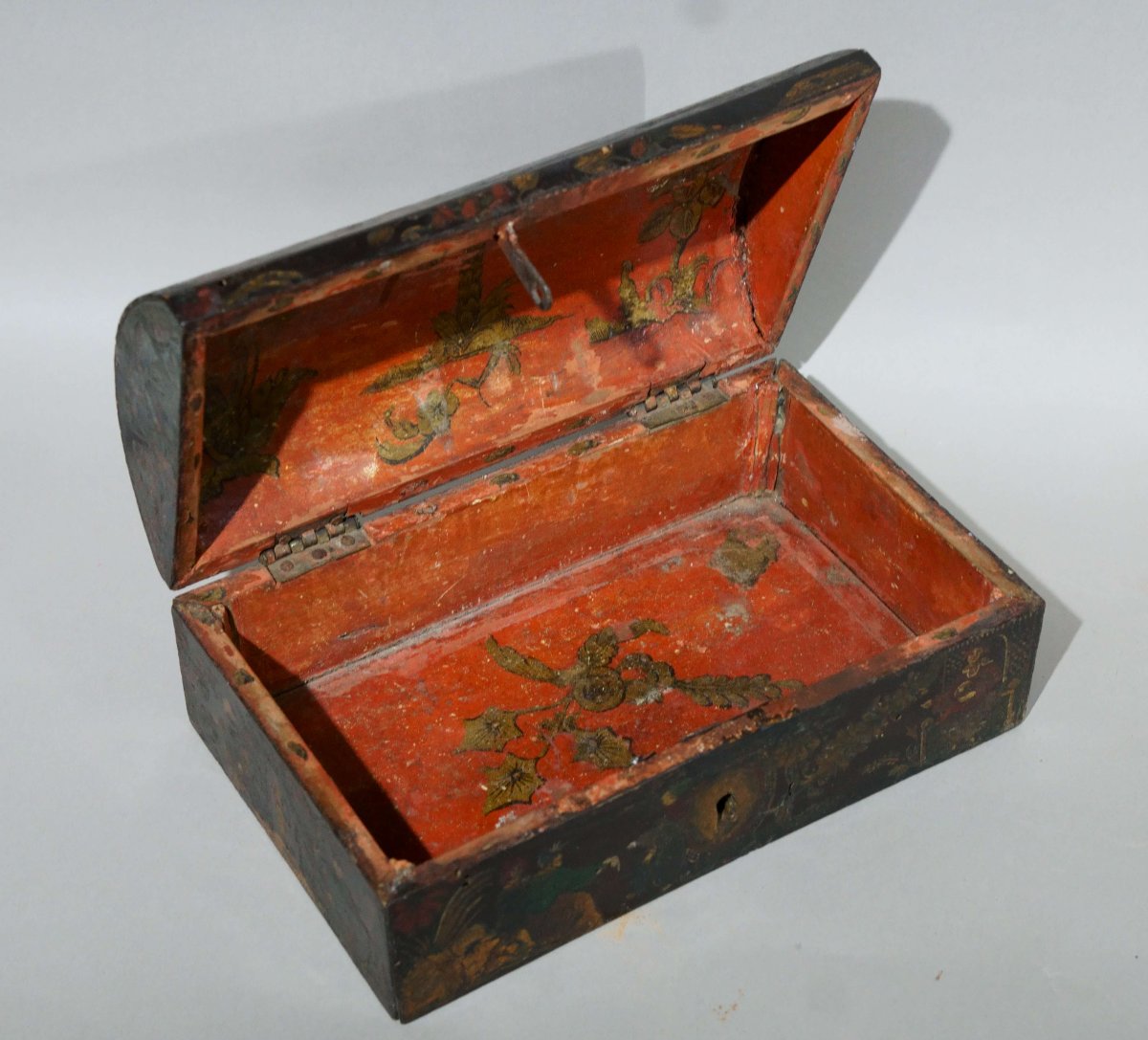 17th Lacquered And Gilded  Venetian Domed Box-photo-3