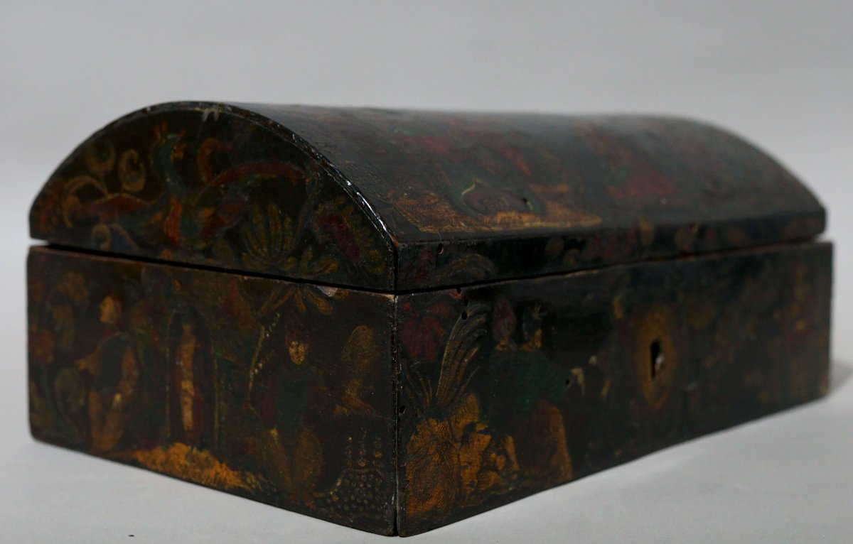 17th Lacquered And Gilded  Venetian Domed Box-photo-4