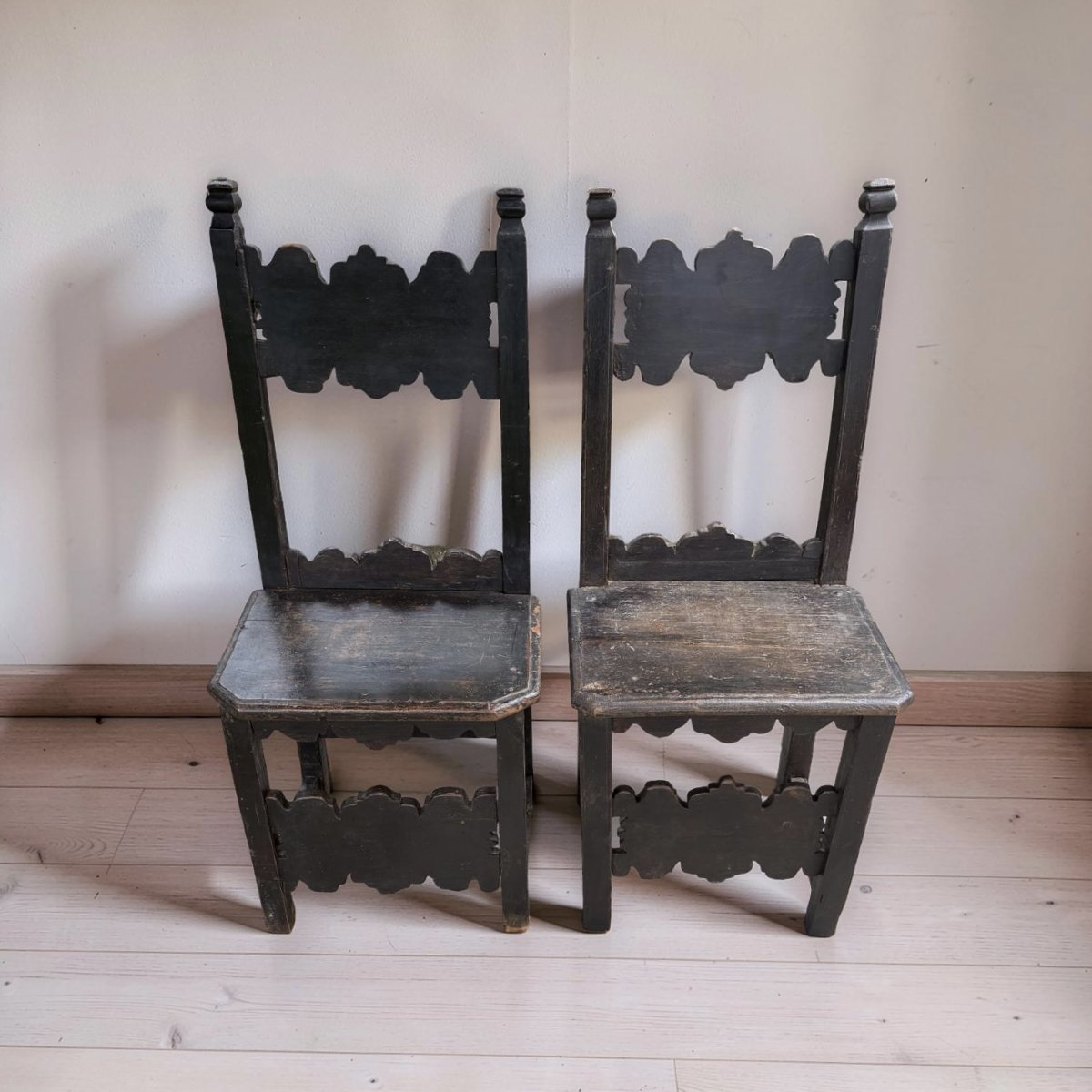 Pair Of 17th-century Lombard Fratine Chairs-photo-3