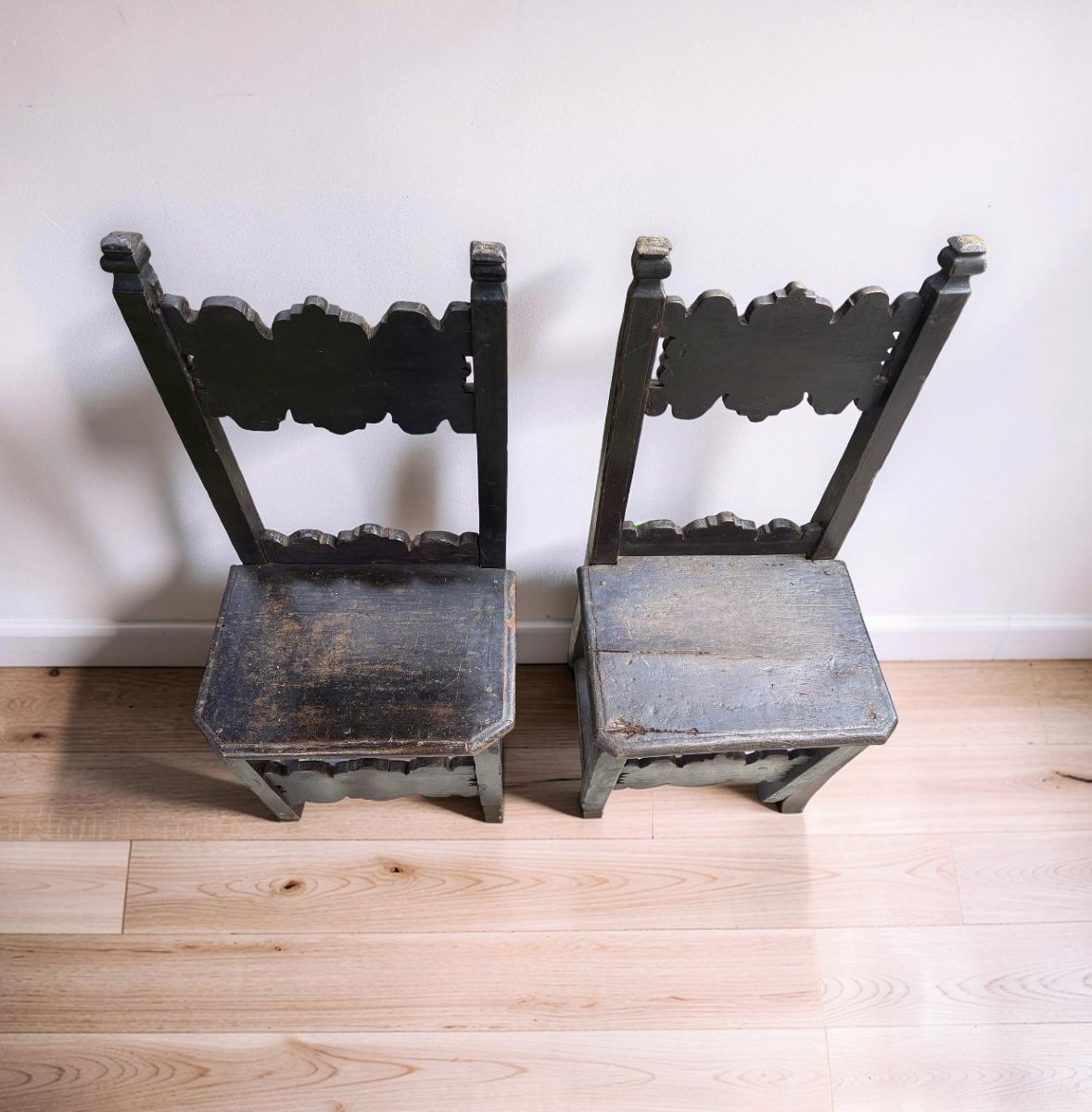 Pair Of 17th-century Lombard Fratine Chairs-photo-1