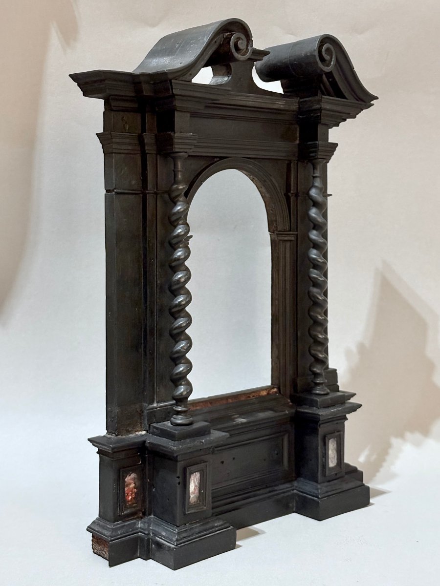 Early 17th Florentine Tabernacle-style Reliquary Frame In Ebony-photo-2