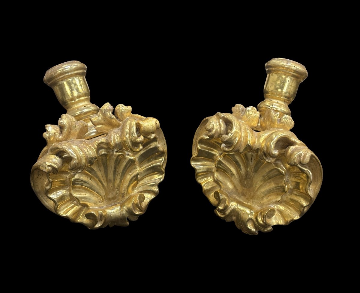 Paire de Grands Etagères Baroque avec Bougeoir en Bois Doré XVIIIe siècle