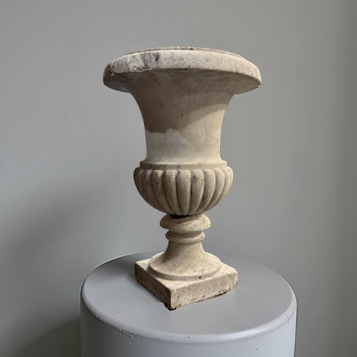 17th Pair Of Medici Vases In Carrara Marble-photo-4