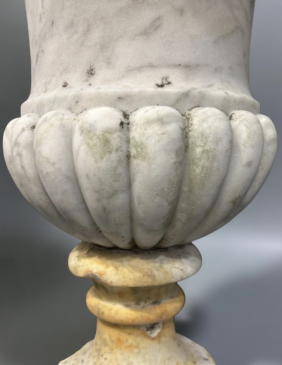 17th Pair Of Medici Vases In Carrara Marble-photo-2