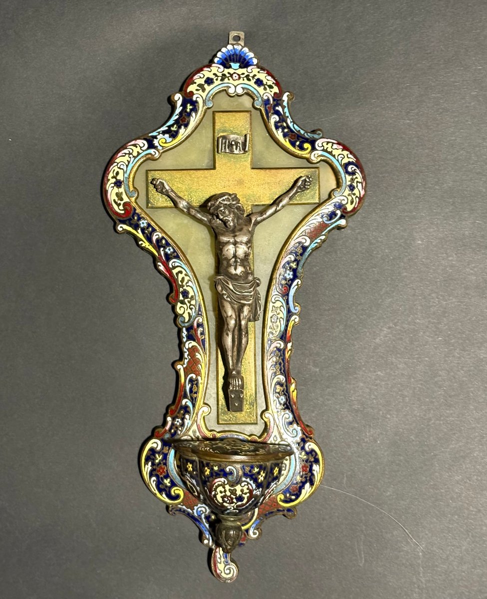 Bénitier avec Christ en Argent Massif et Emaux Champlevé, XIXe siècle