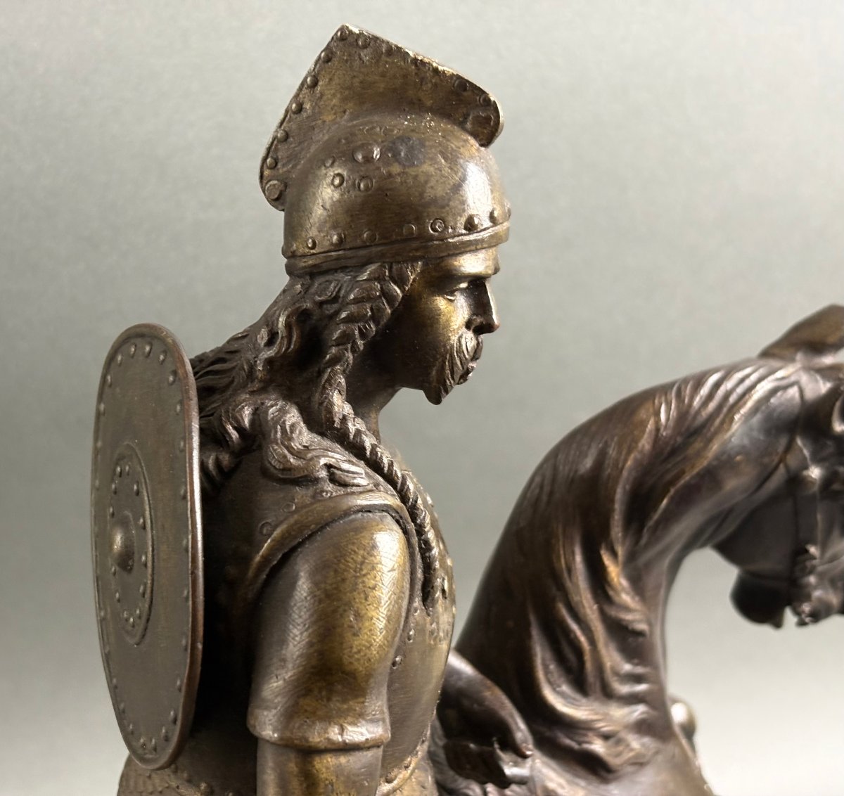 19th French School Bronze Sculpture Of King Clovis On Horseback-photo-4