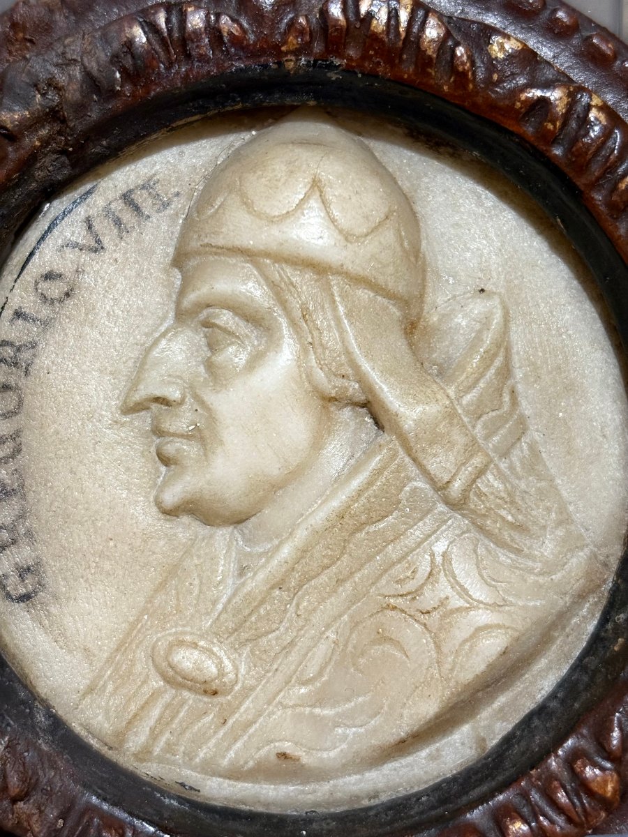 17th Pair Of Baroque Marble Medallions Pope Gregory VIII And Leo IX -photo-1