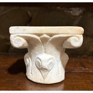 Chapiteau en Marbre Sculpté Italie Lombardie 16éme siècle