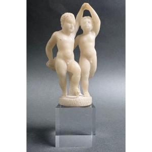 19th-century Renaissance-style Alabaster Sculpture Of Dancing Putti