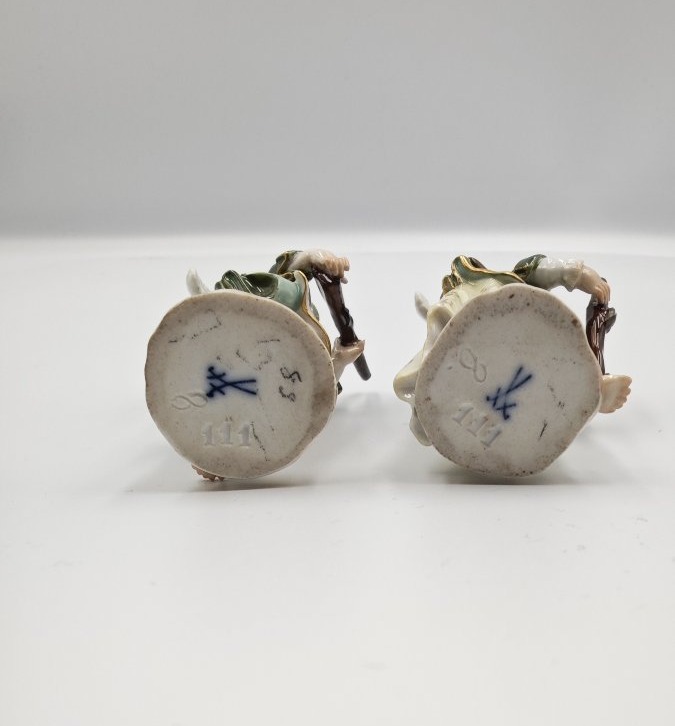 Gallant Pair Of Putti Dressed As Hunters, Meissen Manufactory, 19th Century.-photo-3