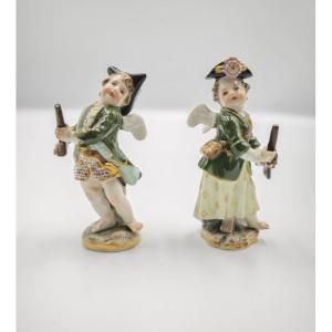 Gallant Pair Of Putti Dressed As Hunters, Meissen Manufactory, 19th Century.