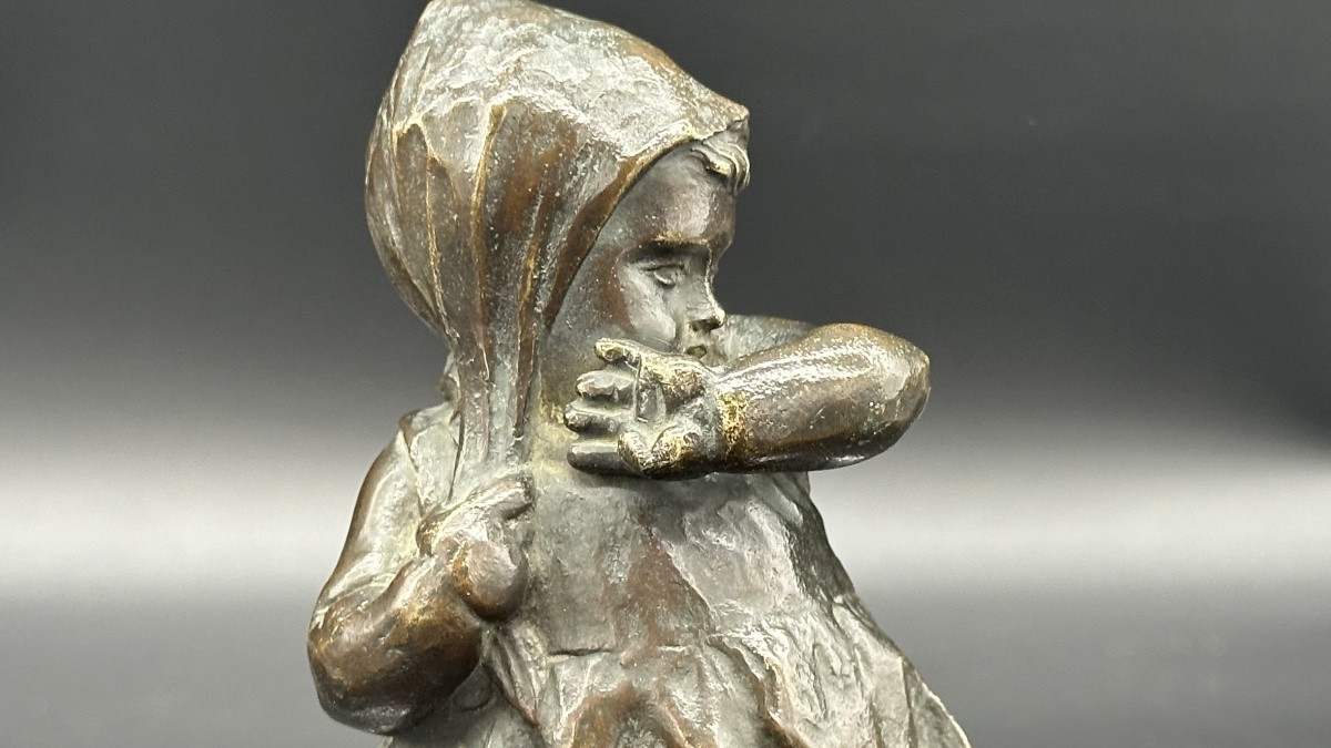 Sculpture en bronze « Fille timide » – Début du XXe siècle.-photo-2