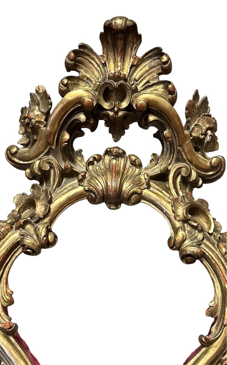 Cadre baroque en bois doré avec bénitier - Louis Philippe.-photo-2