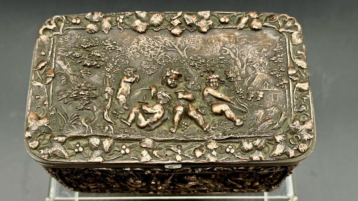 Coffret ancien en cuivre - Scène bucolique avec putti Époque : XIXe siècle-photo-3