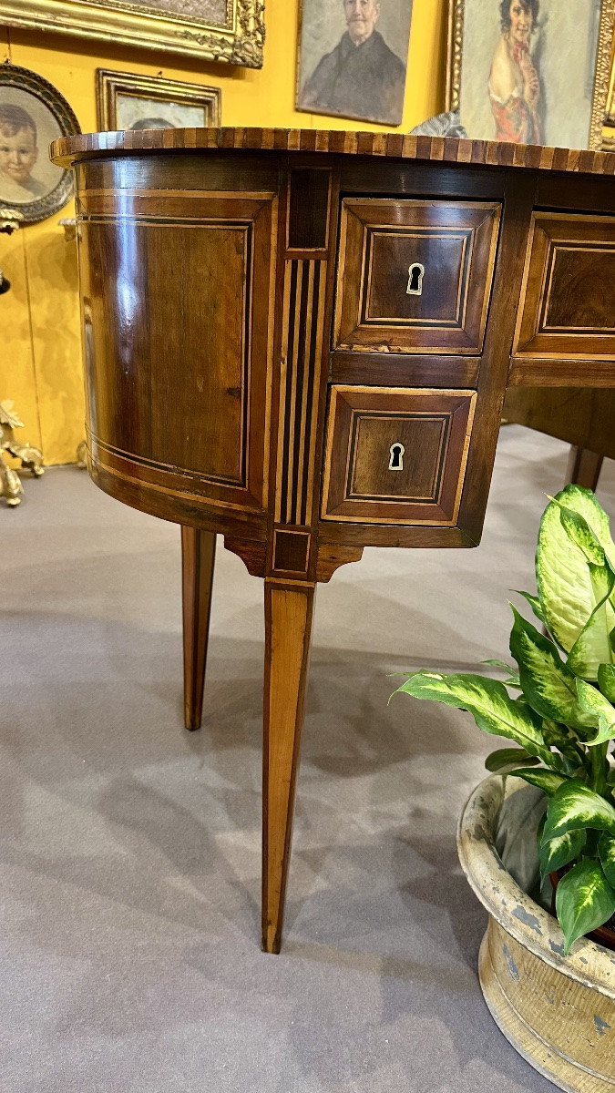 Oval Writing Desk With Walnut And Rosewood Veneer - Italy, Louis XVI Period.-photo-4