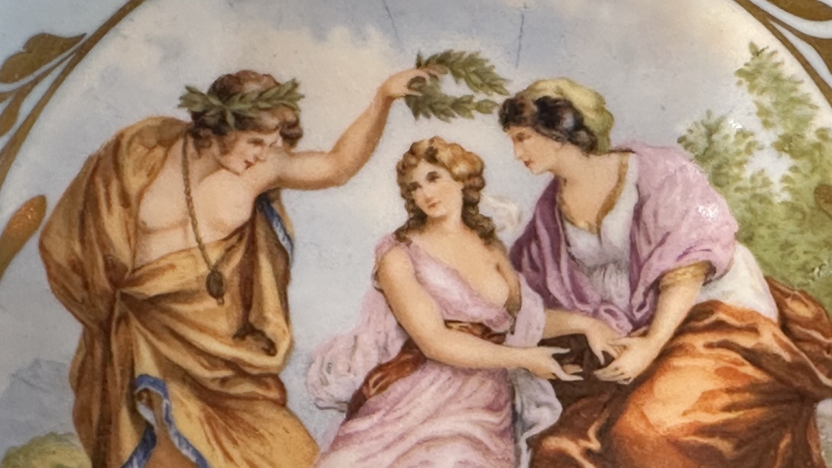 Assiette en porcelaine peinte à la main à décor néoclassique Europe, fin du XIXe siècle-photo-3