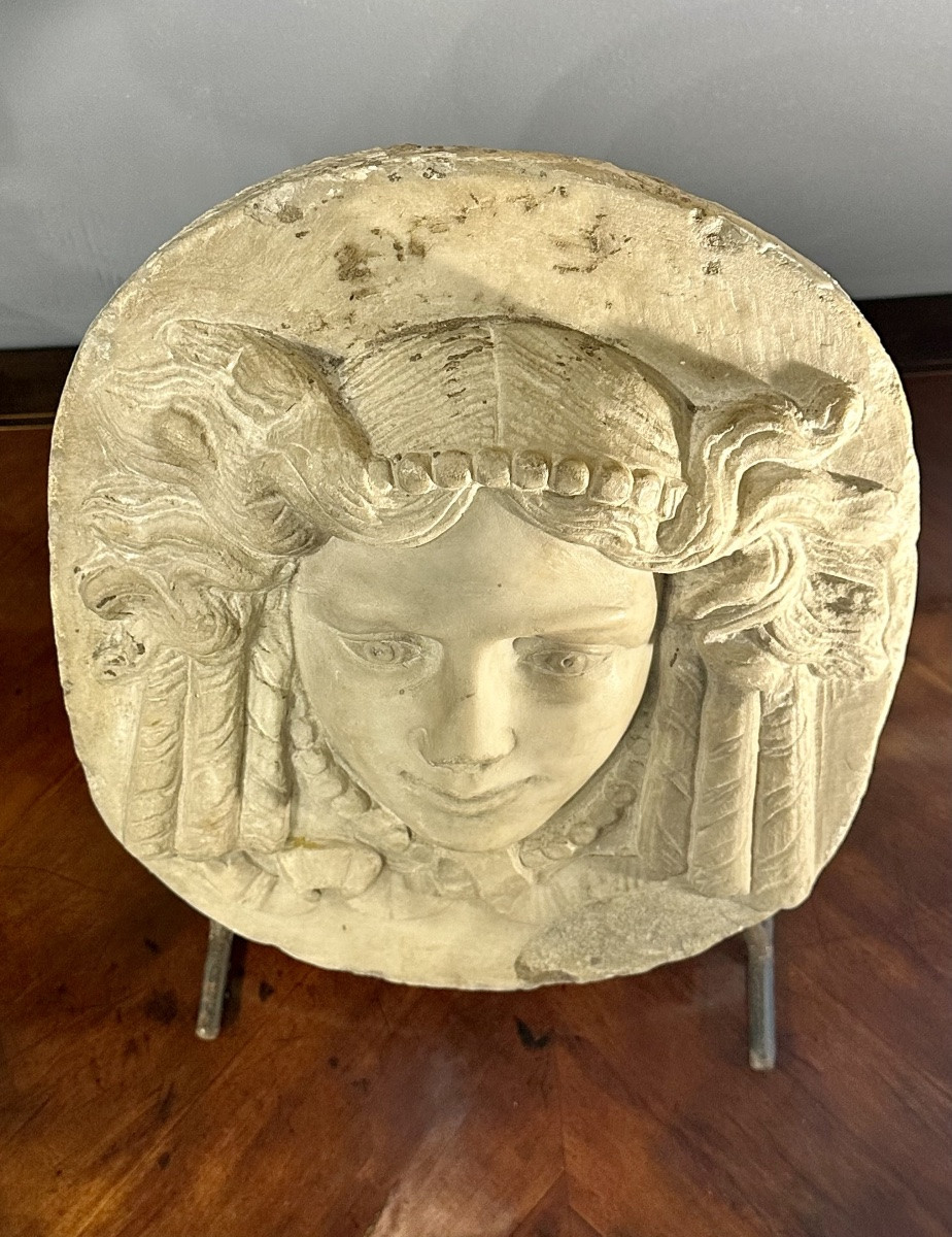 Bas-relief en marbre « Visage féminin » - XVIIe siècle-photo-5