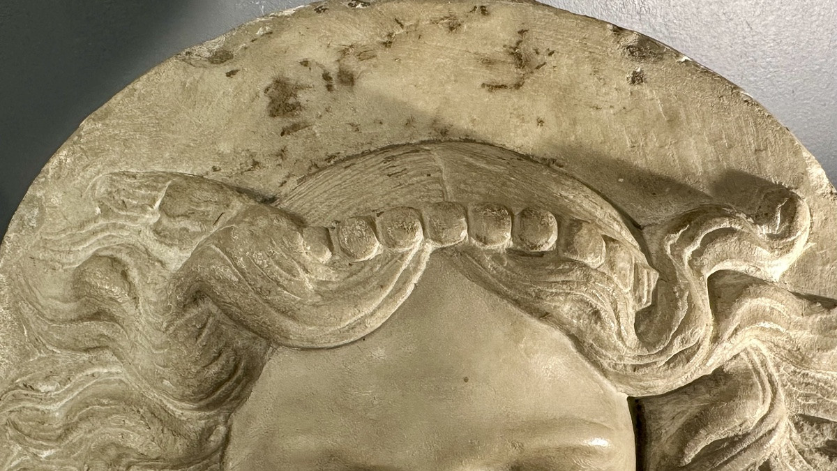 Bas-relief en marbre « Visage féminin » - XVIIe siècle-photo-8