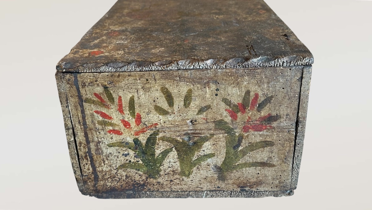 Coffret/caisse ancien en bois peint à la main – XVIIe siècle-photo-2