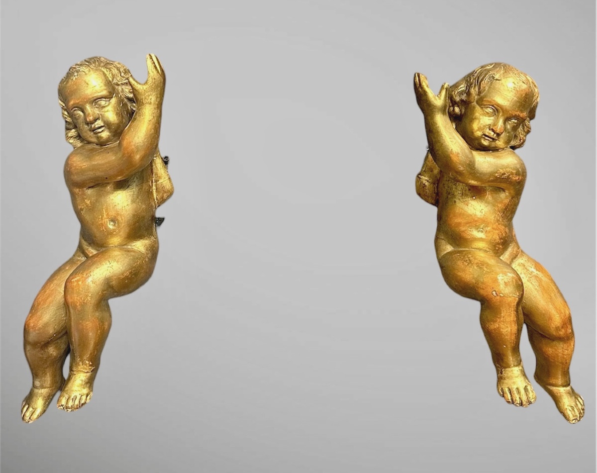 Paire de chérubins, anges sculptés et dorés - XIXe siècle