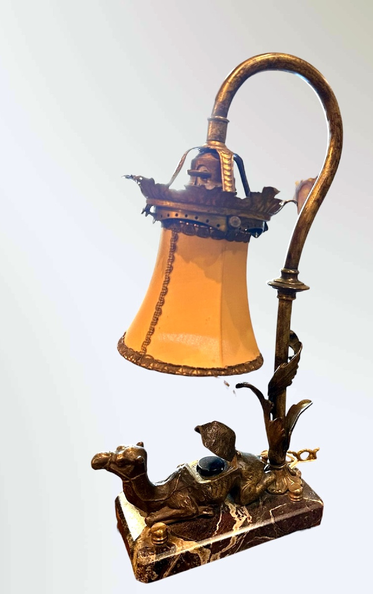 Lampe de table, encrier de style oriental avec chameau – XIXe siècle